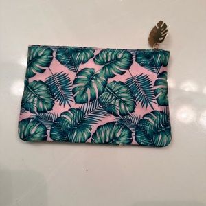 IPSY makeup bag